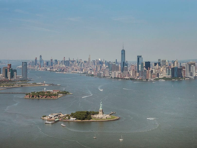 Aerial_photograph_of_New_York_Harbor-Statue_of_Liberty-Ellis_Island-Manhattan