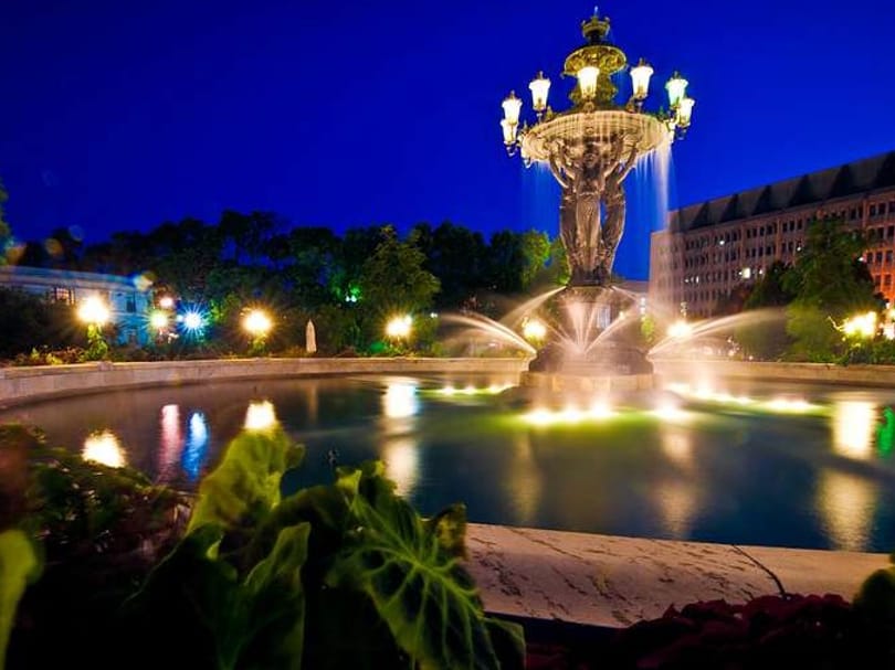 Bartholdi Fountain in the evening