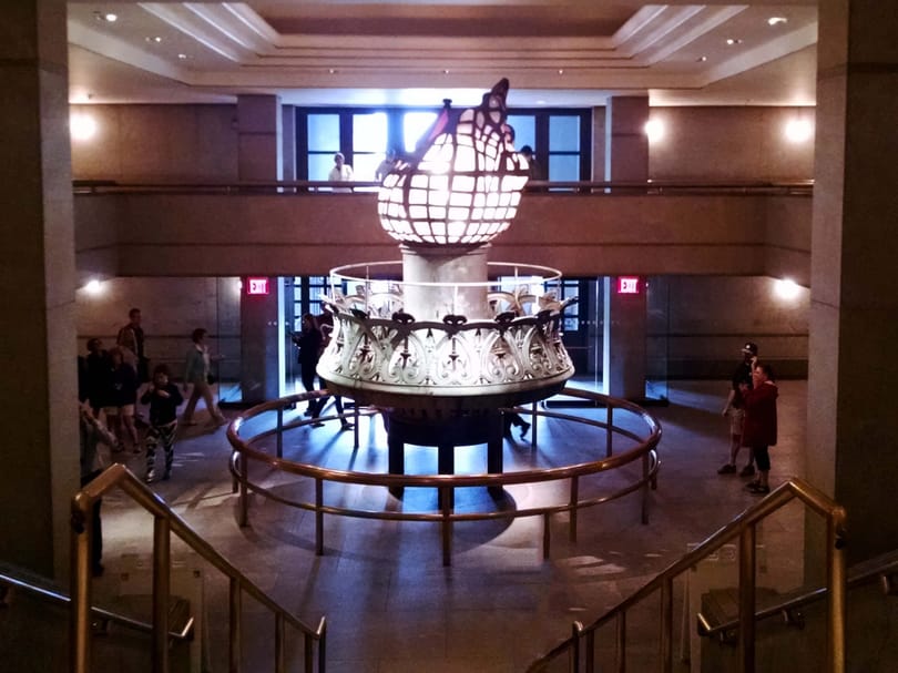 Statue torch