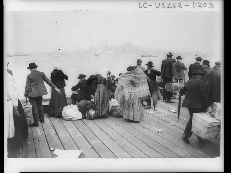 immigrants-waiting-to-be-transferred-ellis-island-