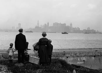 immigrants on ellis island
