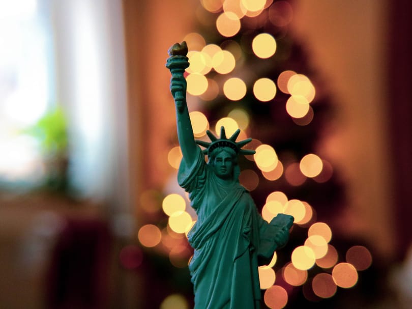 miniature statue of liberty