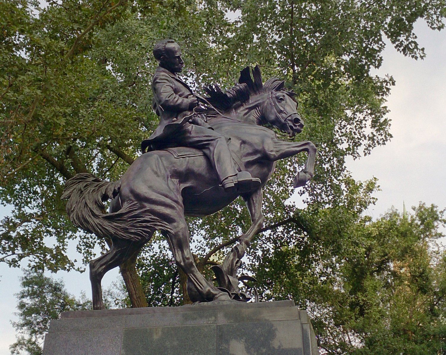 José Julián Martí statue